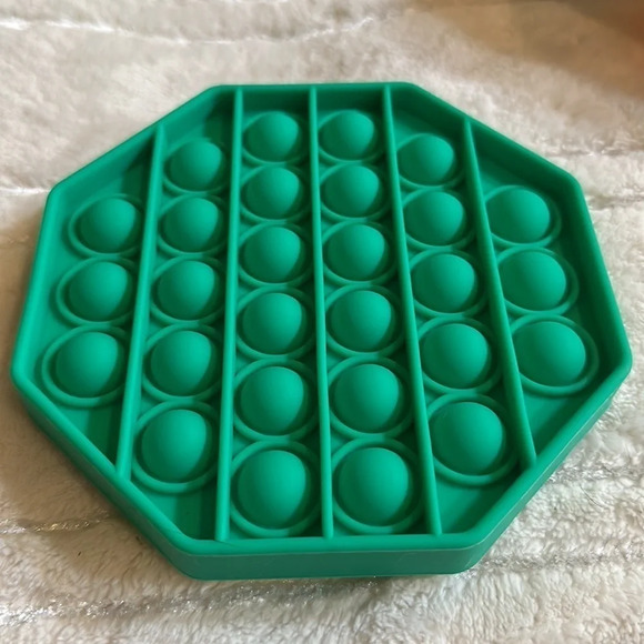 Pop Fidget toys set of 4 in cloth gift bag.  Multicolored. Push pop bubbles NWT - Picture 6 of 7